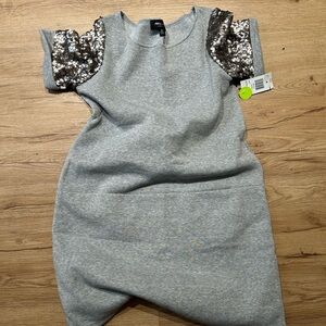 Ronni Nicole Grey Dress With Silver Sequin Sleeves, size Medium , NWT